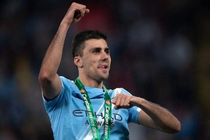 开云登录入口地址-跟队：曼城相信罗德里会再留几年；将签右后卫当努内斯替补